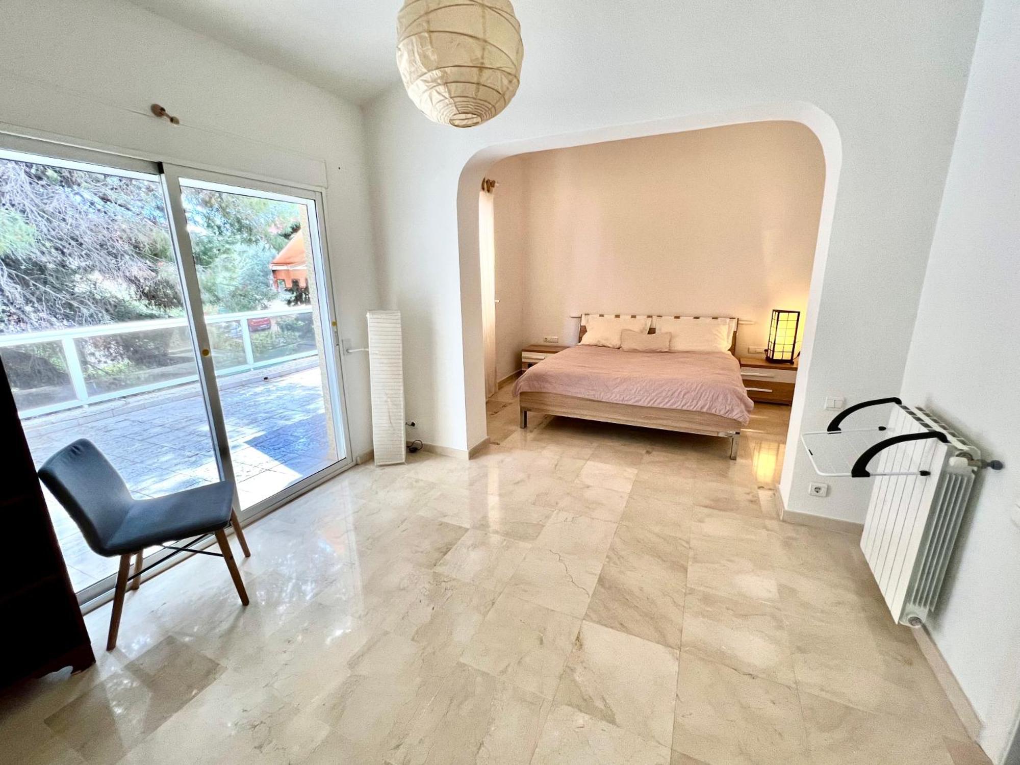Beachside 4-bedroom With Pool Сasa de vacaciones