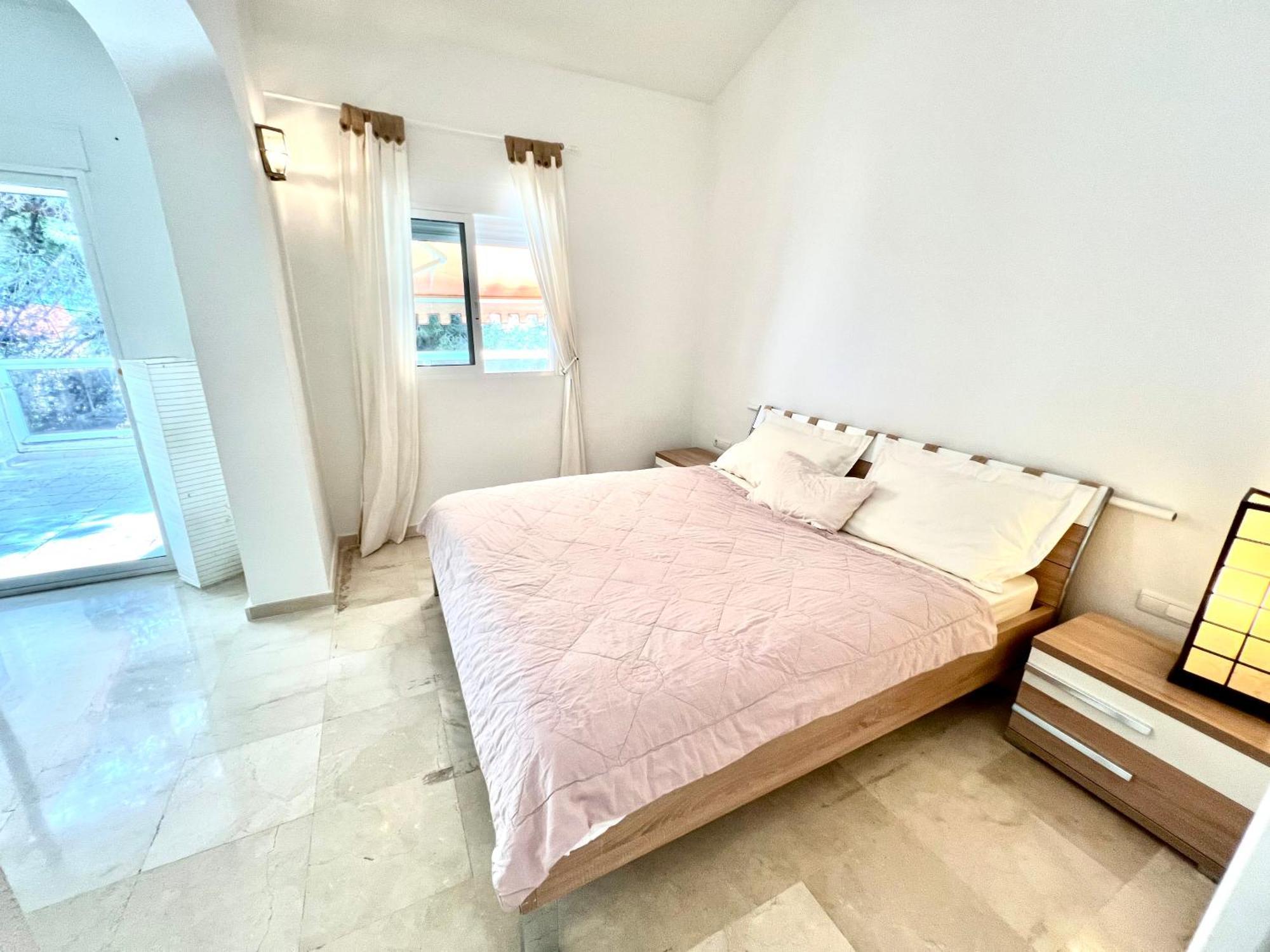 Beachside 4-bedroom With Pool *
