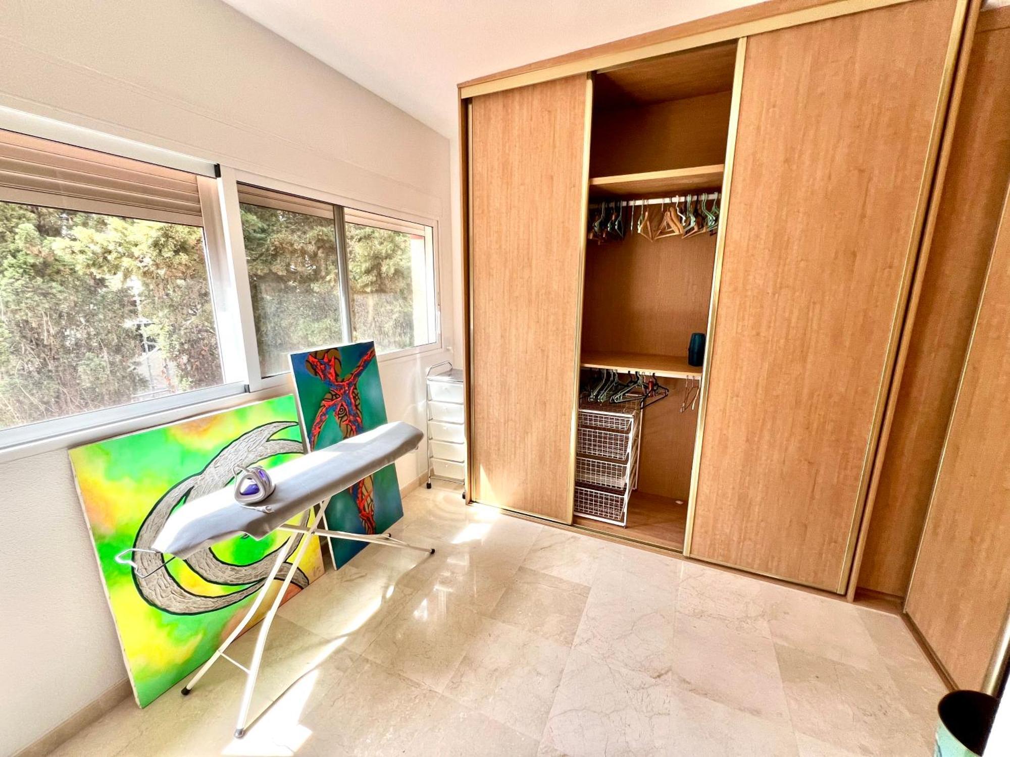 Beachside 4-bedroom With Pool Alicante