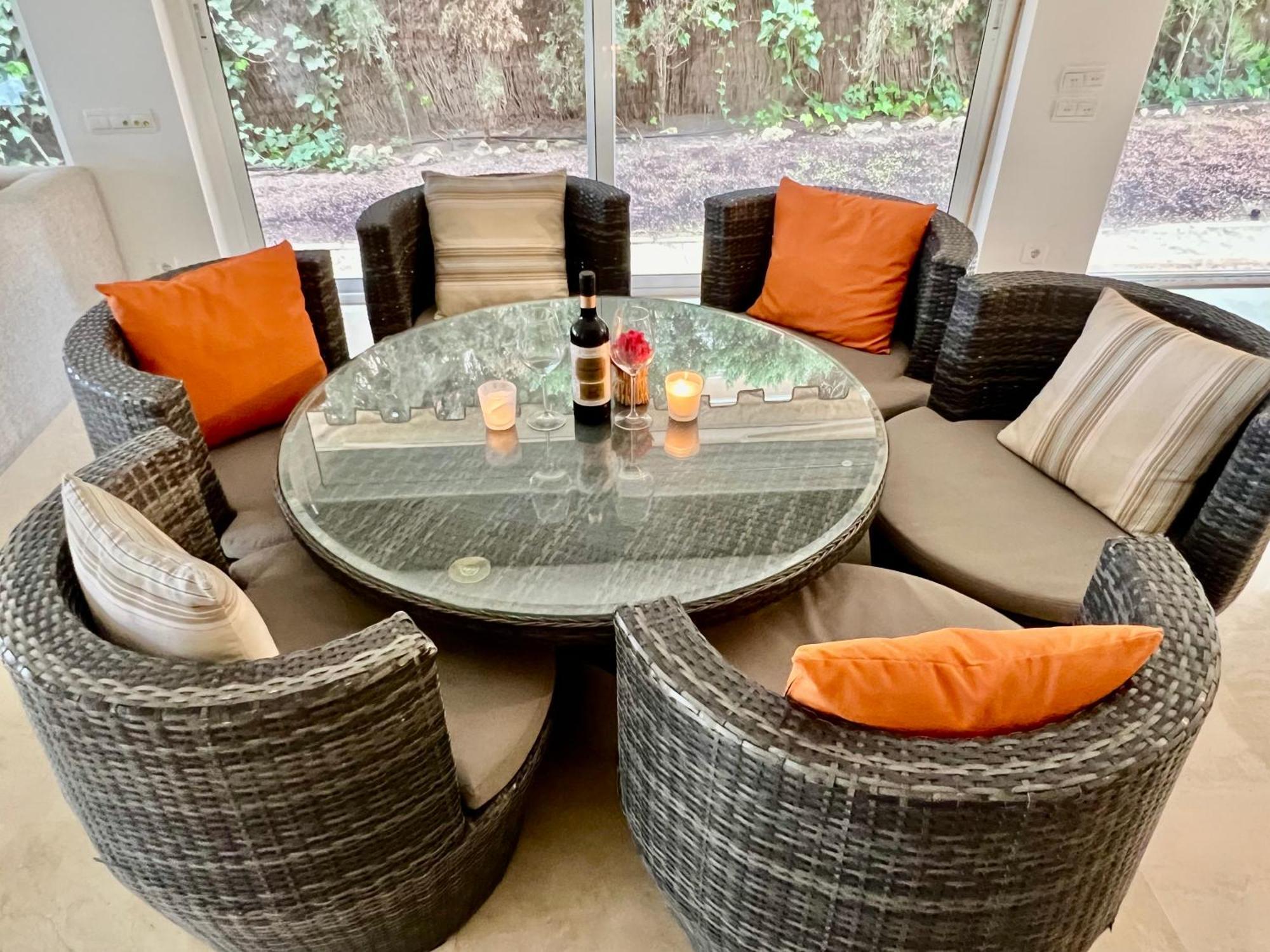 Сasa de vacaciones Beachside 4-bedroom With Pool