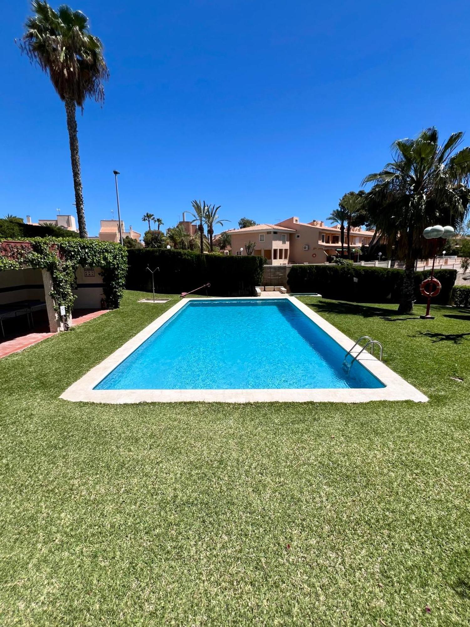 Beachside 4-bedroom With Pool