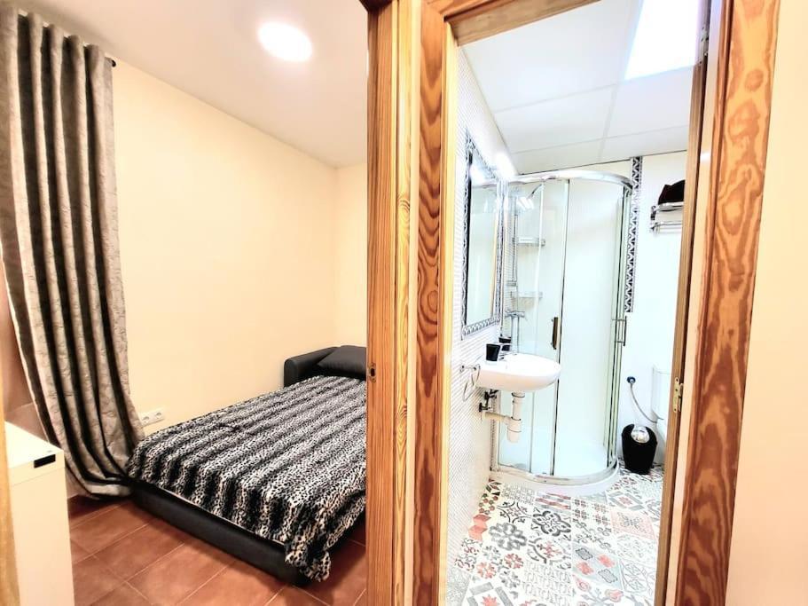 Huoneisto Flamenco, Apartamento Exclusivo De Dos En El Pleno Del Casco Antiguo, Alicante, Playa, Centro Historico, Rambla *