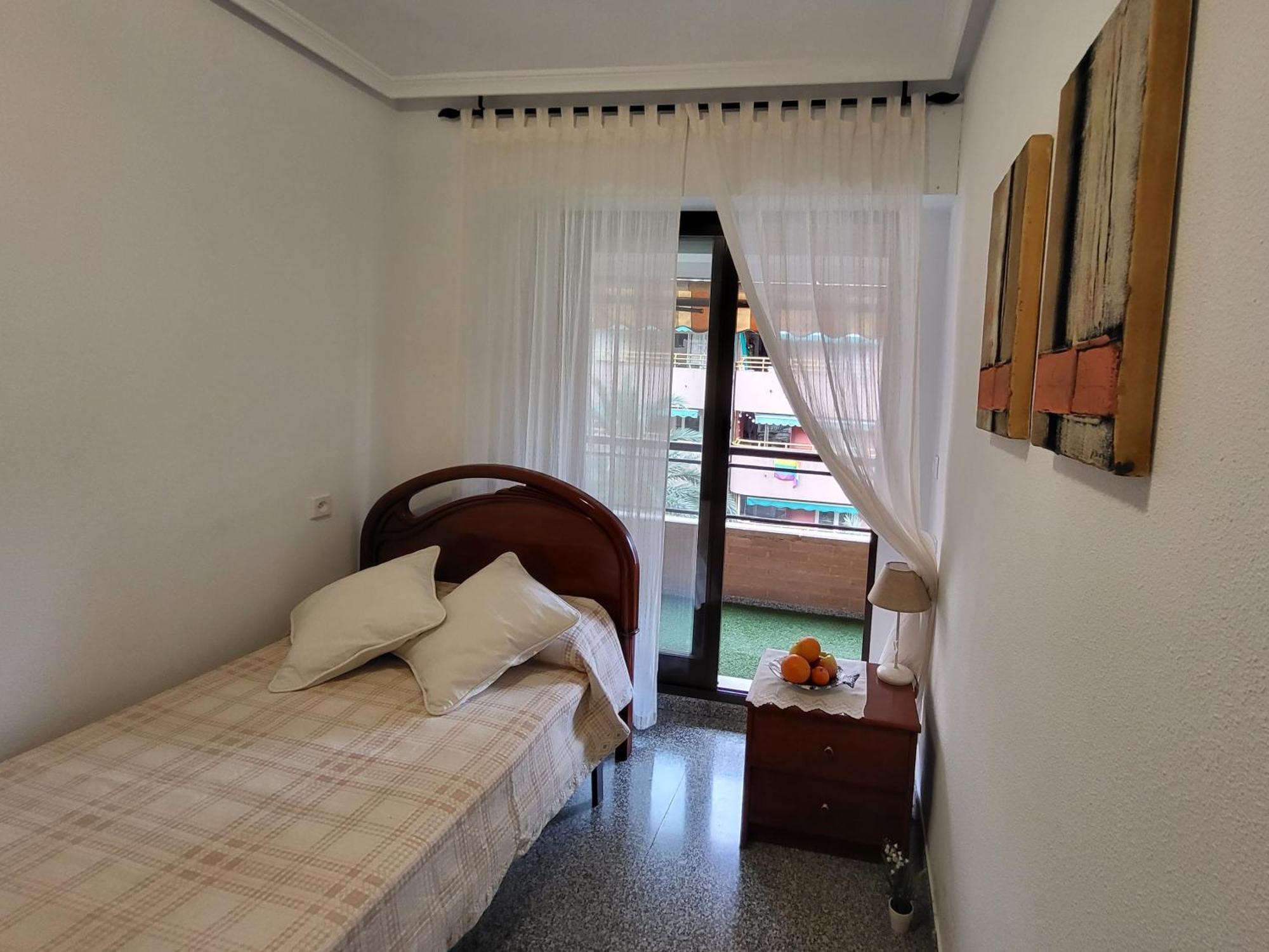 Amistosa, Habitacion Con Balcon, Alicante, Playa, Centro, Rambla, Mercado Homestay Alicante