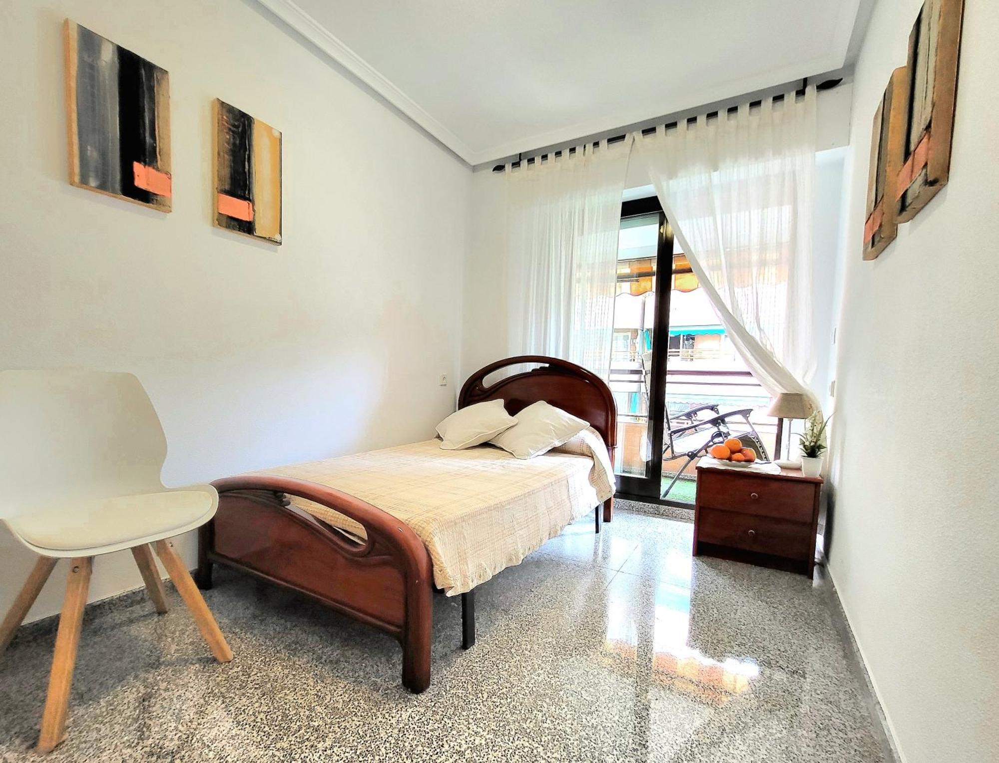Amistosa, Habitacion Con Balcon, Alicante, Playa, Centro, Rambla, Mercado Homestay *