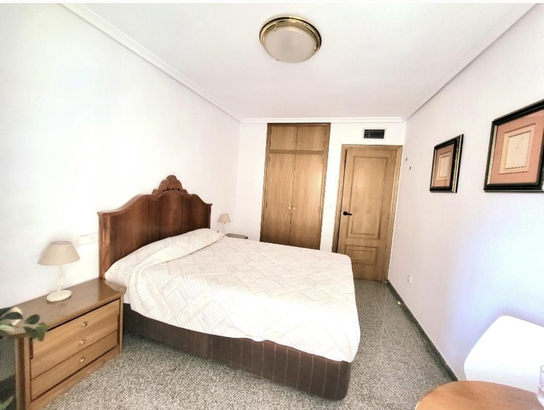 Amistosa, Habitacion Con Balcon, Alicante, Playa, Centro, Rambla, Mercado