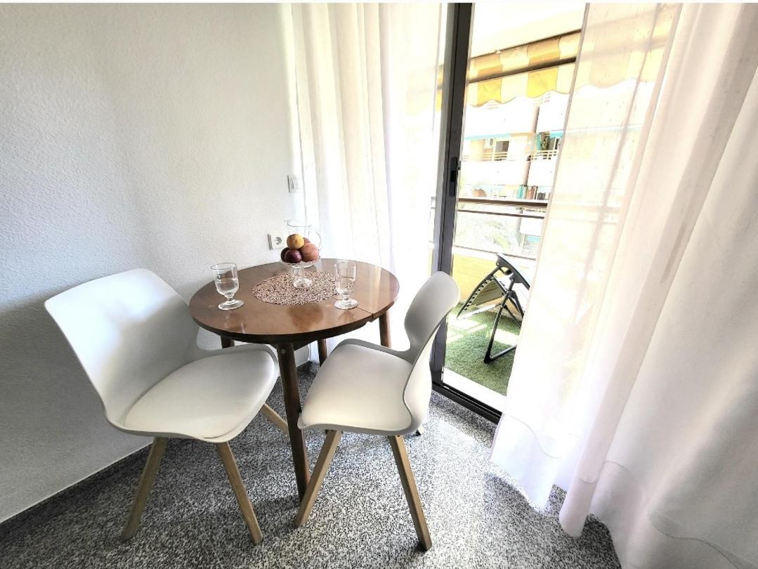 Amistosa, Habitacion Con Balcon, Alicante, Playa, Centro, Rambla, Mercado Homestay Alicante