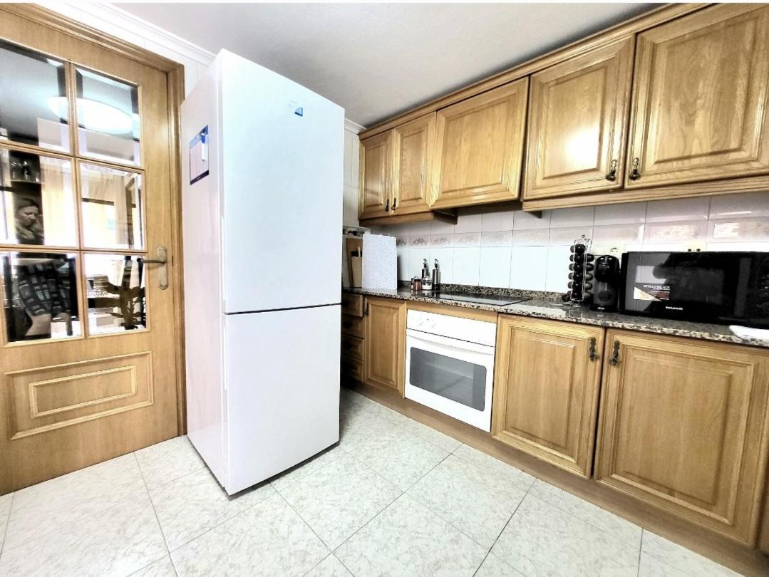 Amistosa, Habitacion Con Balcon, Alicante, Playa, Centro, Rambla, Mercado Homestay *