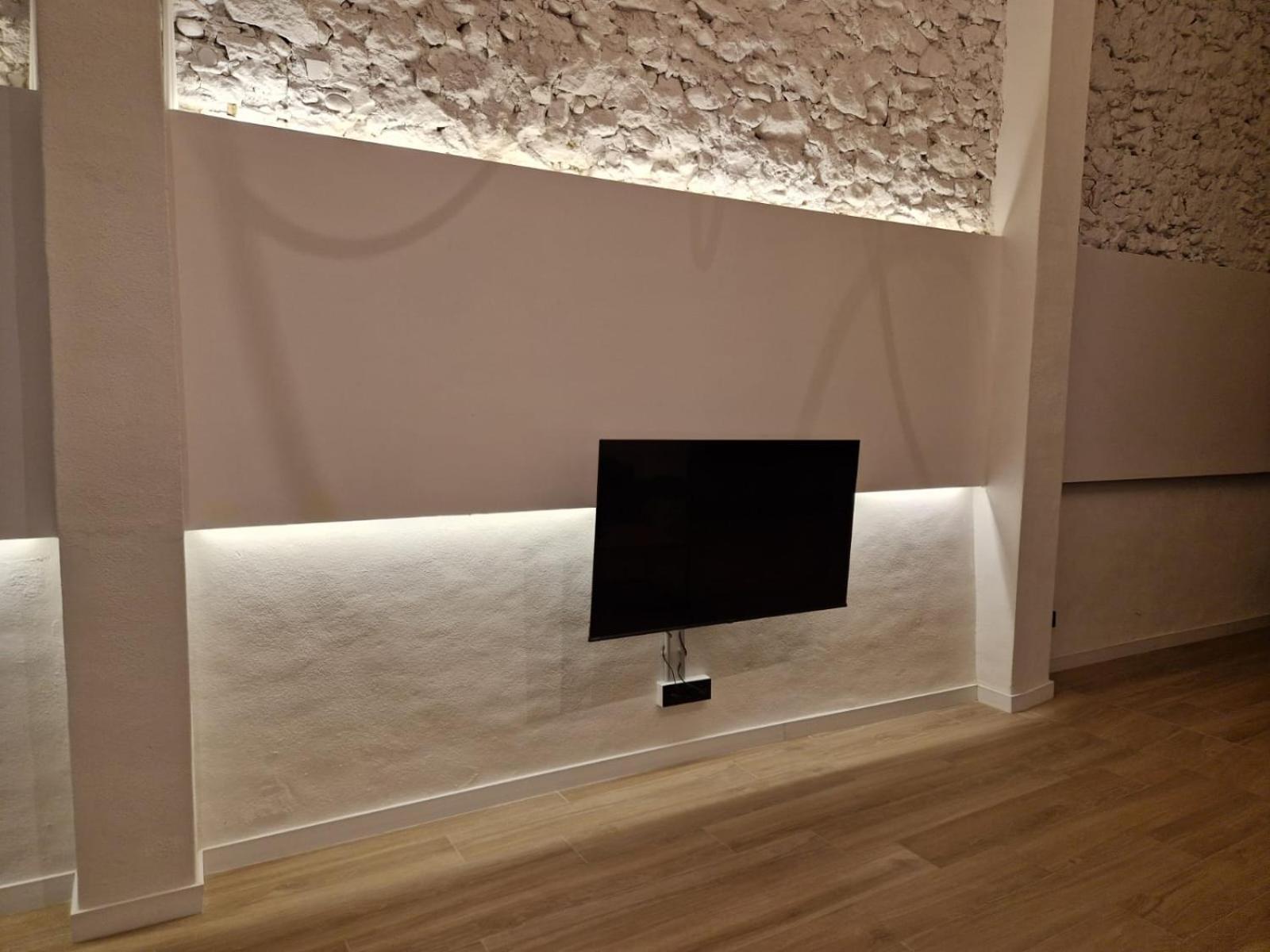 Apartment New 2024 Luxury Design Lofts, By Santa Barbara Castle, With Pool Table, Ac And Wifi