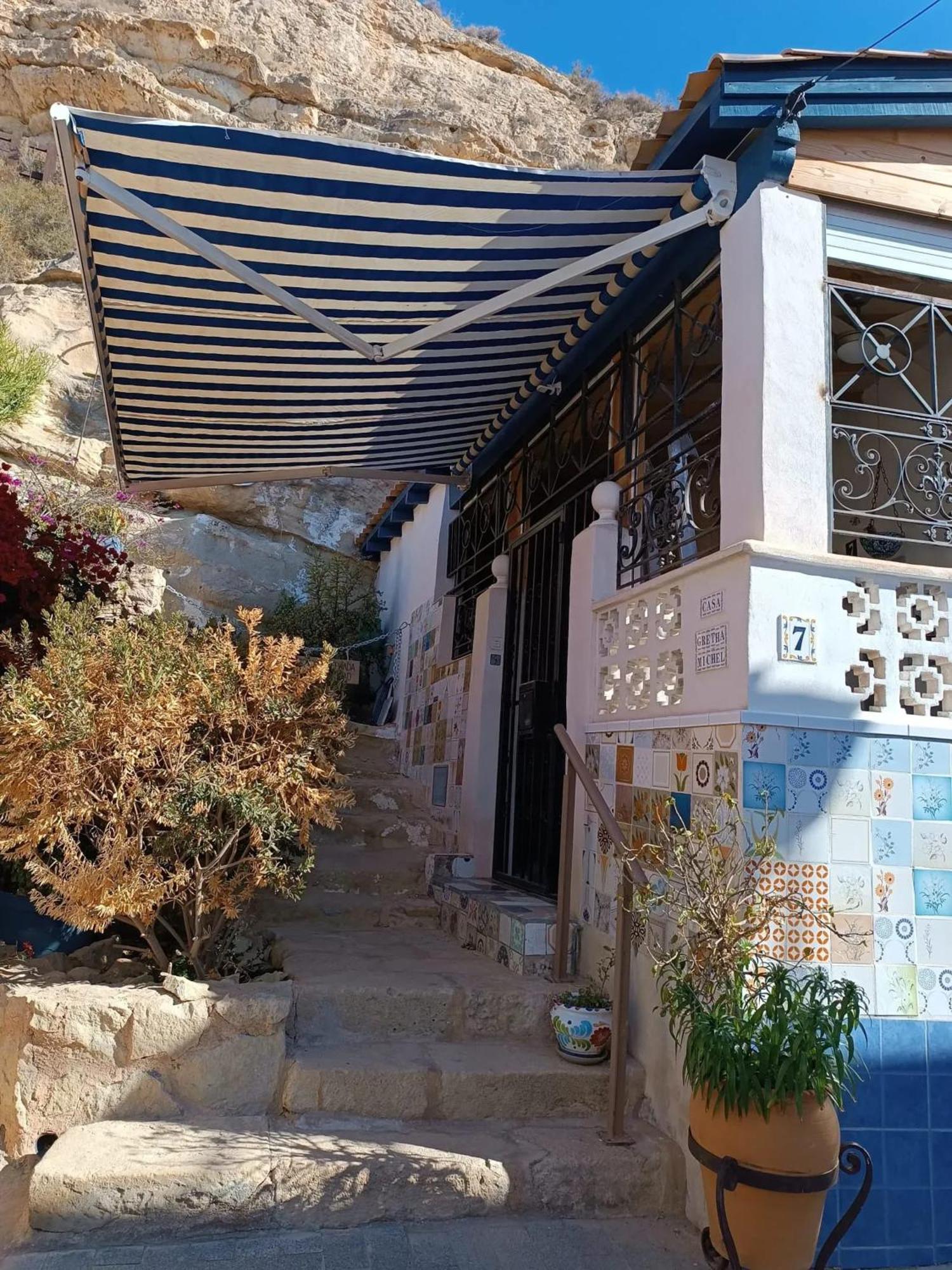 Holiday home Comfortable House With Sea View In + Garden