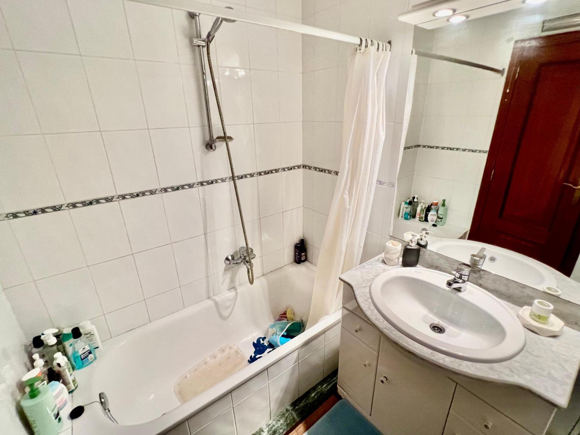 3br - Beachfront Balcony Haven Apartment Alicante