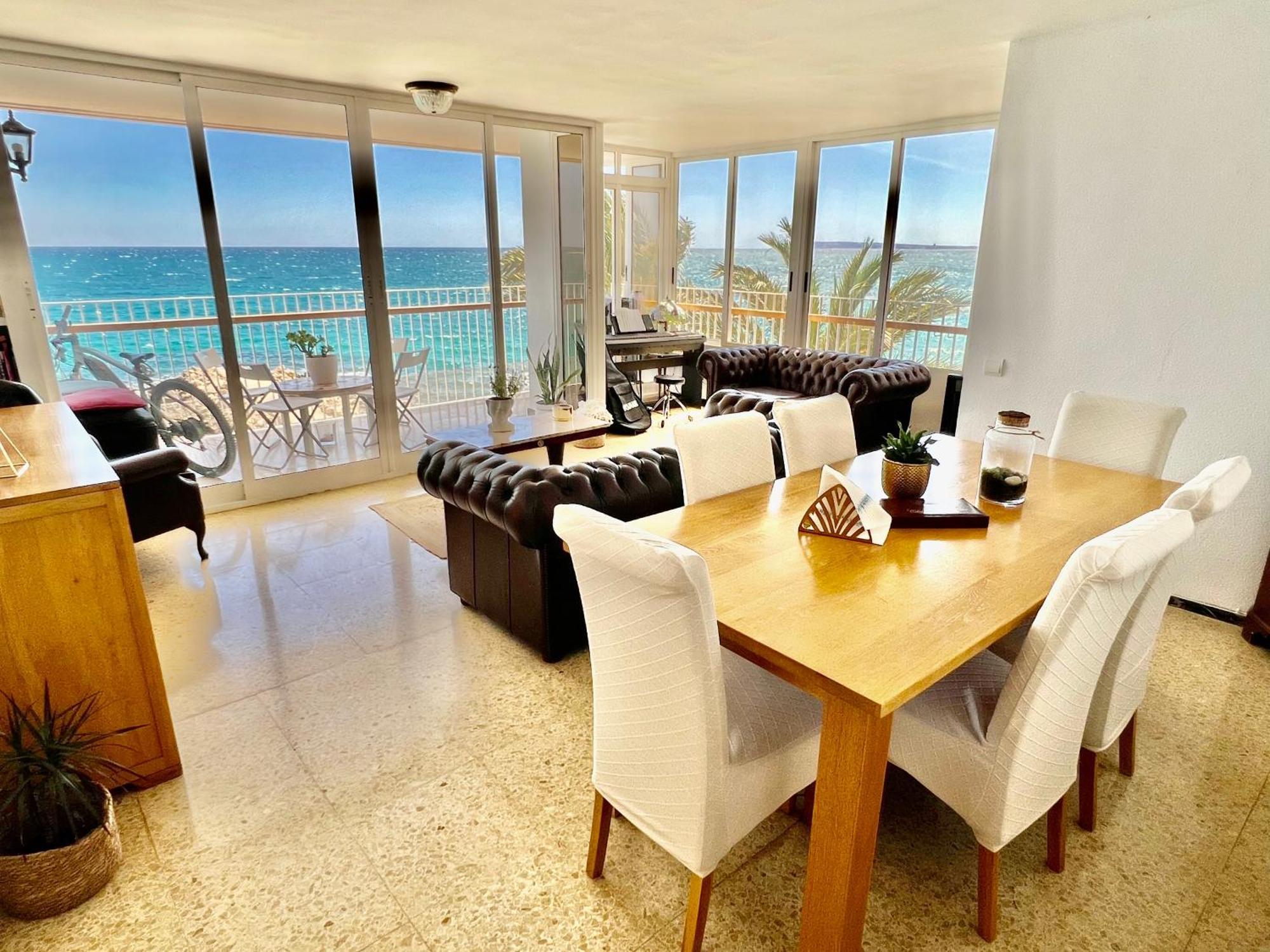 3br - Beachfront Balcony Haven * Alicante