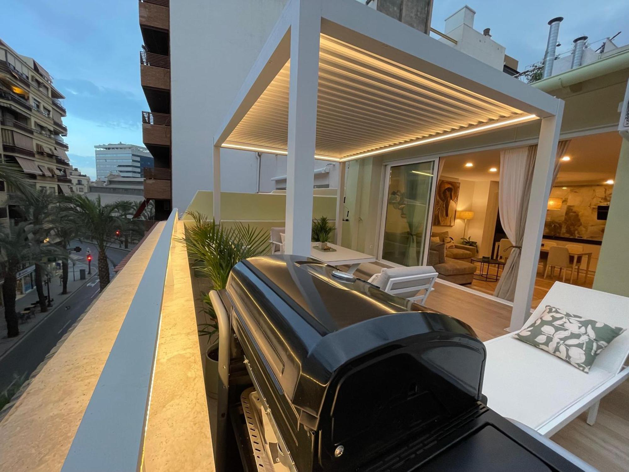 Gran Atico Con Terraza En El Centro De Apartment Alicante