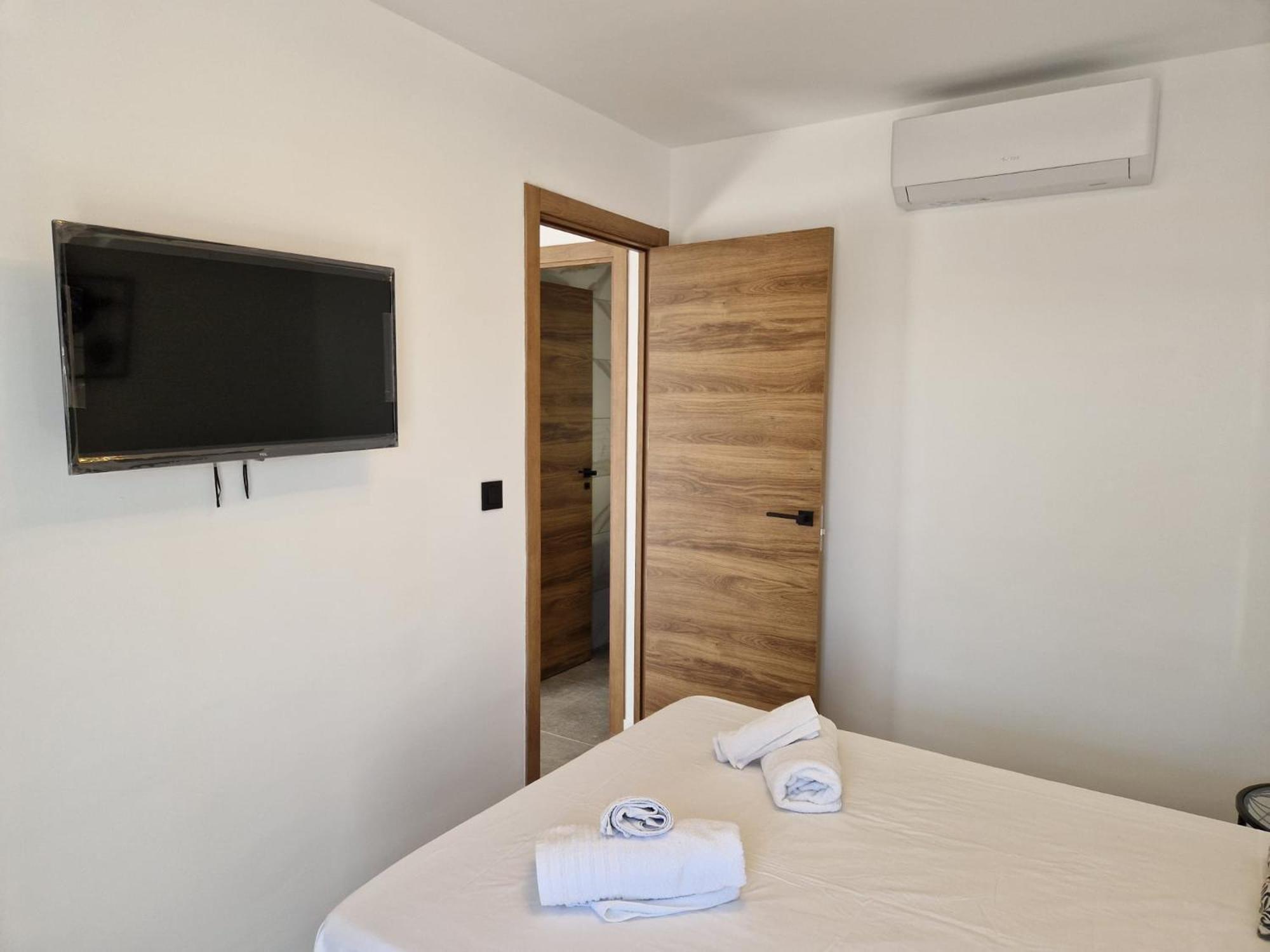 Holiday home House Totally Refurbished In 2024, Terrace In Front Of The Sea, 1 Min Walk To The Beach, Aircon, Wifi *
