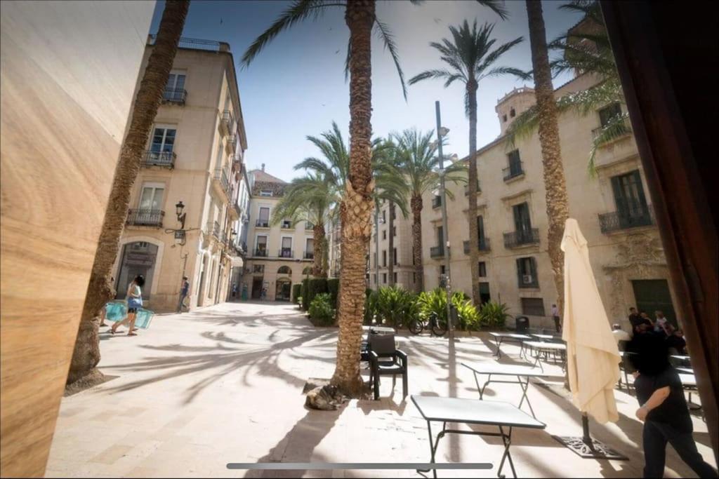 Appartement Beach, History And Center In One