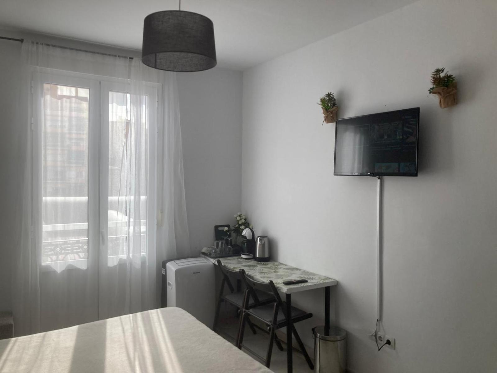With Private Bathroom And Balcony Nearby The Mercado Central, Center And Beach Appartement *