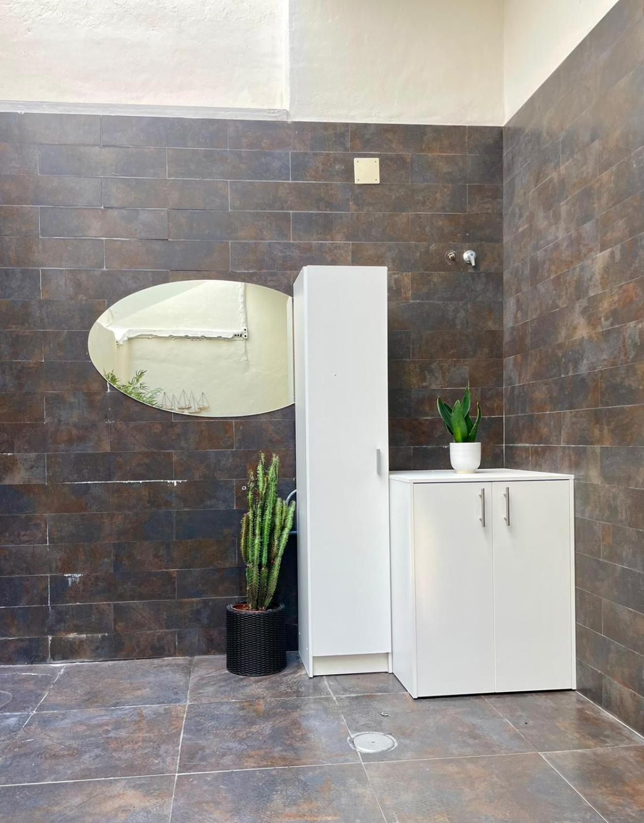 Apartment Modern With Patio In Alicante
