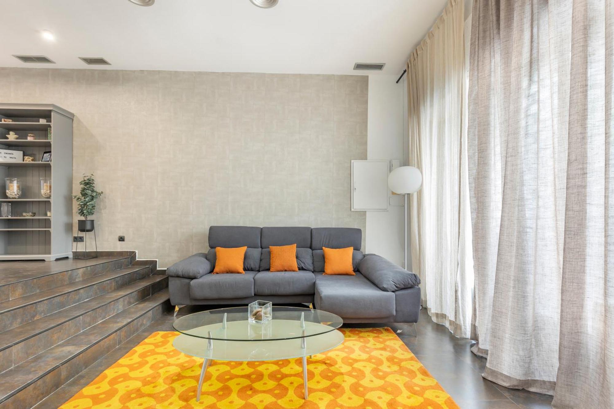 Apartment Modern With Patio In Alicante