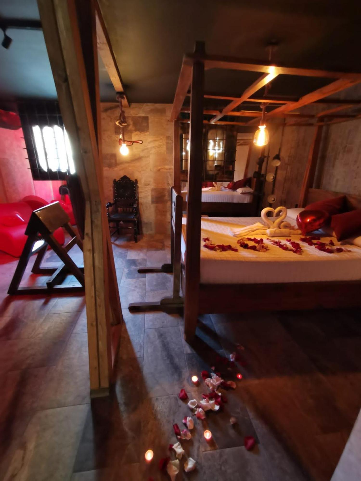 Utopia - Boutique Adultos Guest house Alicante