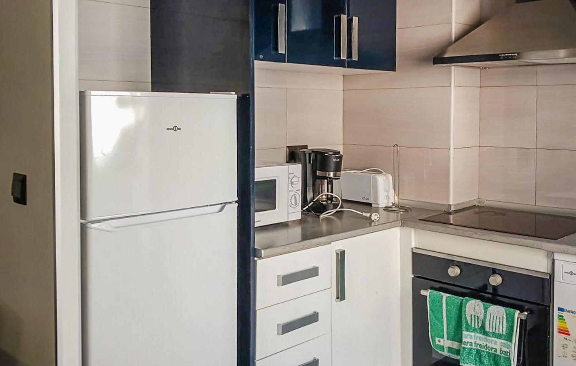 Apartment 3 Bedroom Gorgeous In *