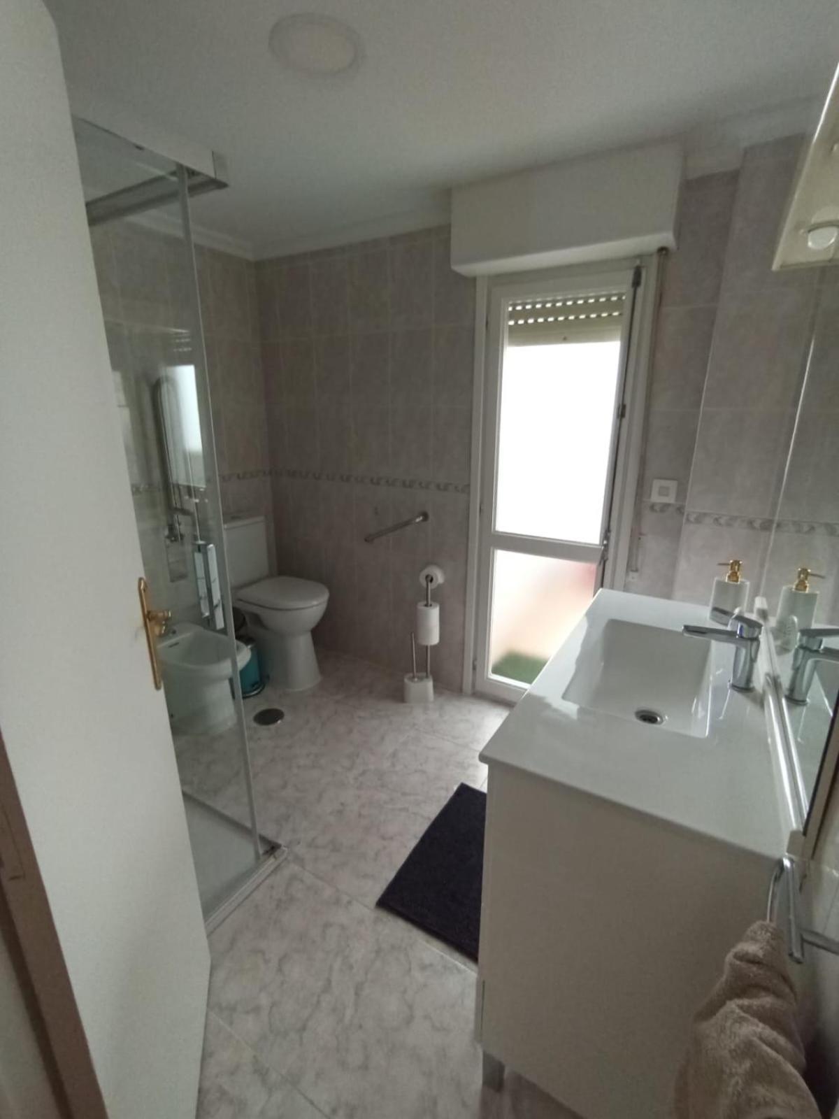 Charming & Spacious In Historic Centre & Short Walk To Apartment