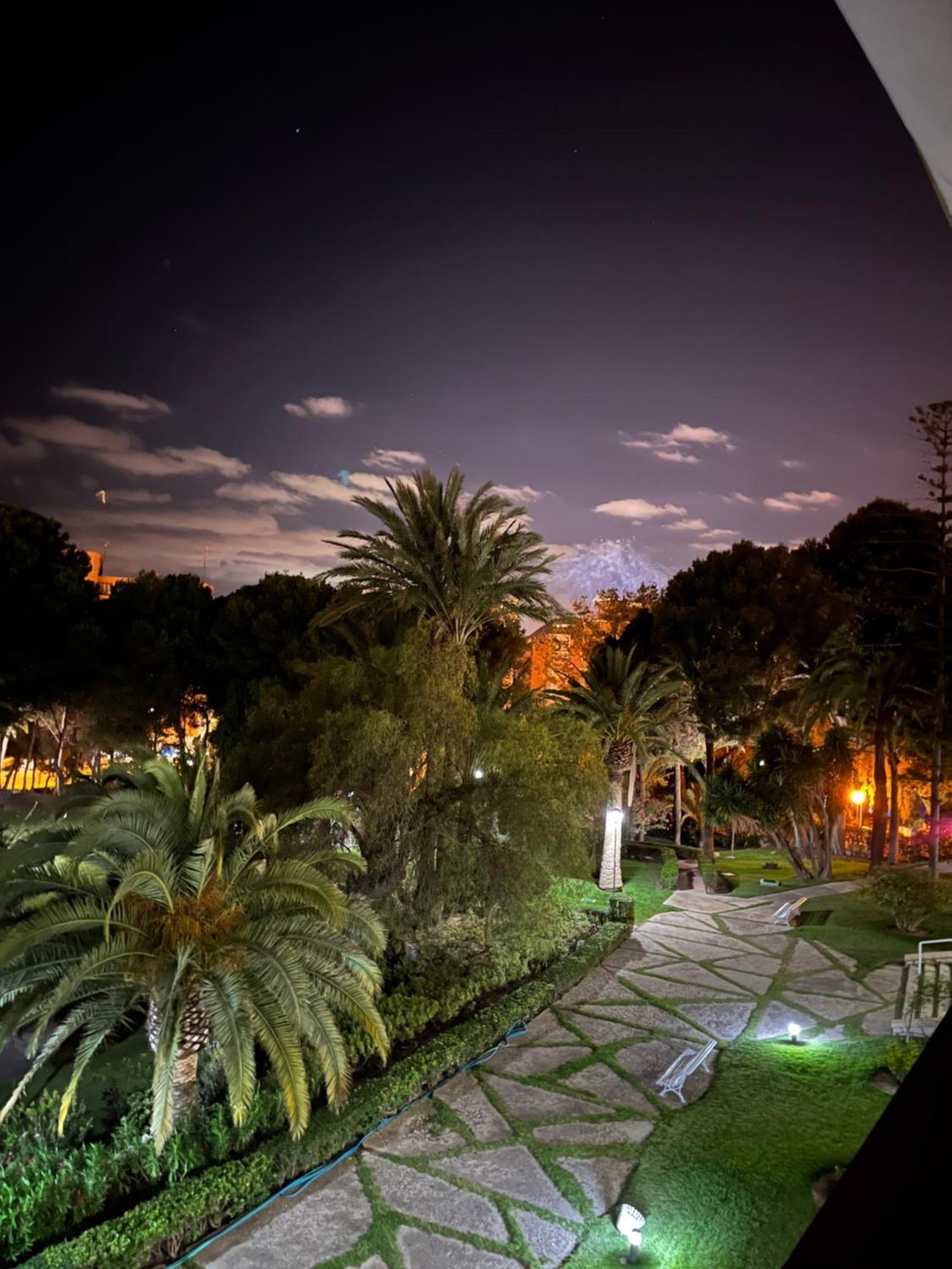 Apartment Parque La Chicharra Near And