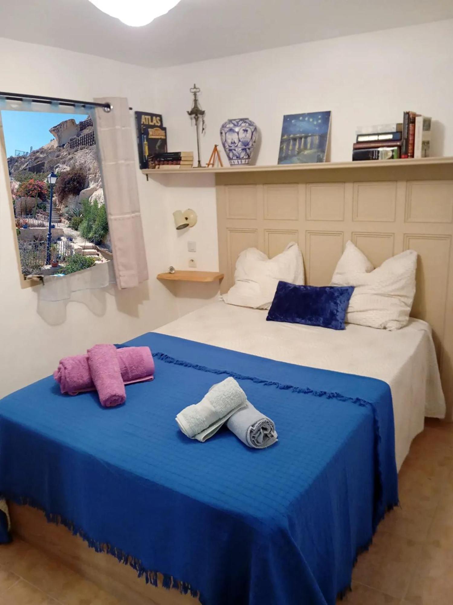 Comfortable House With Sea View In + Garden Holiday home