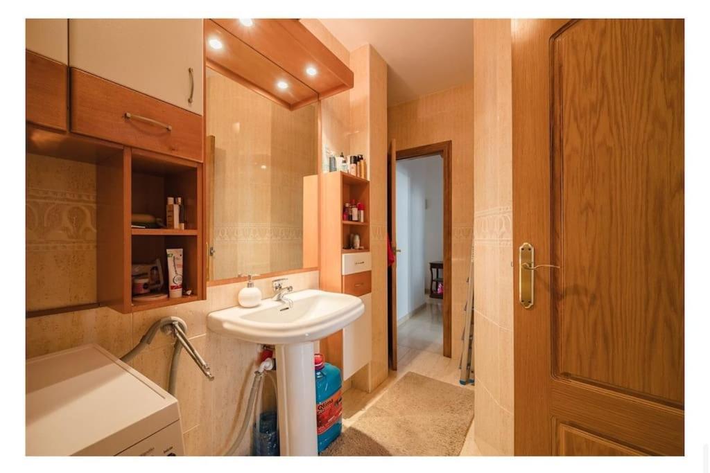 Charming Flat At Historic Centre & Short Walk To Alicante