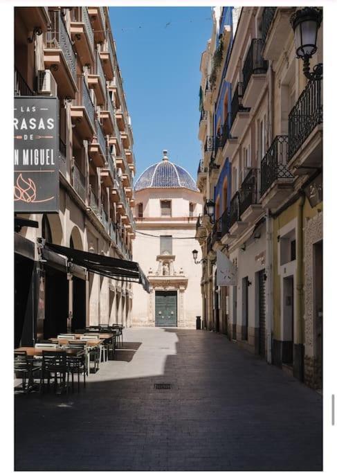 Charming Flat At Historic Centre & Short Walk To