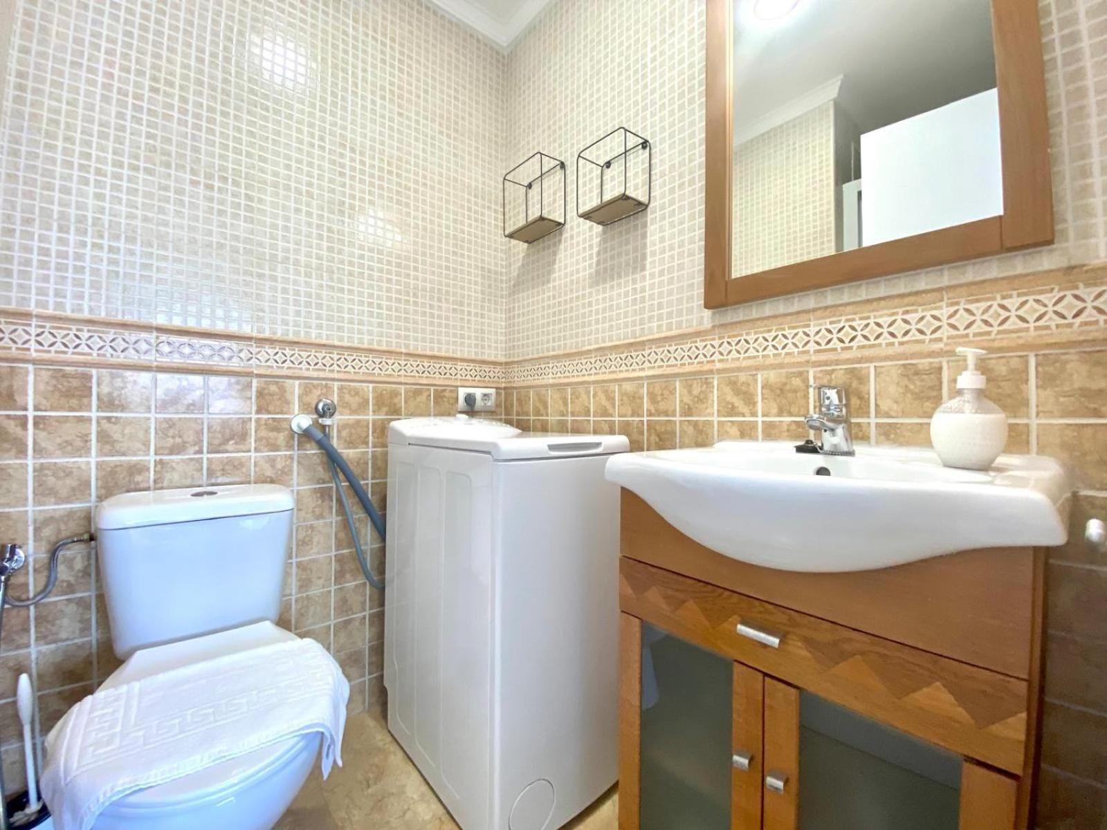 Apartment Riscal 6 By United Renters