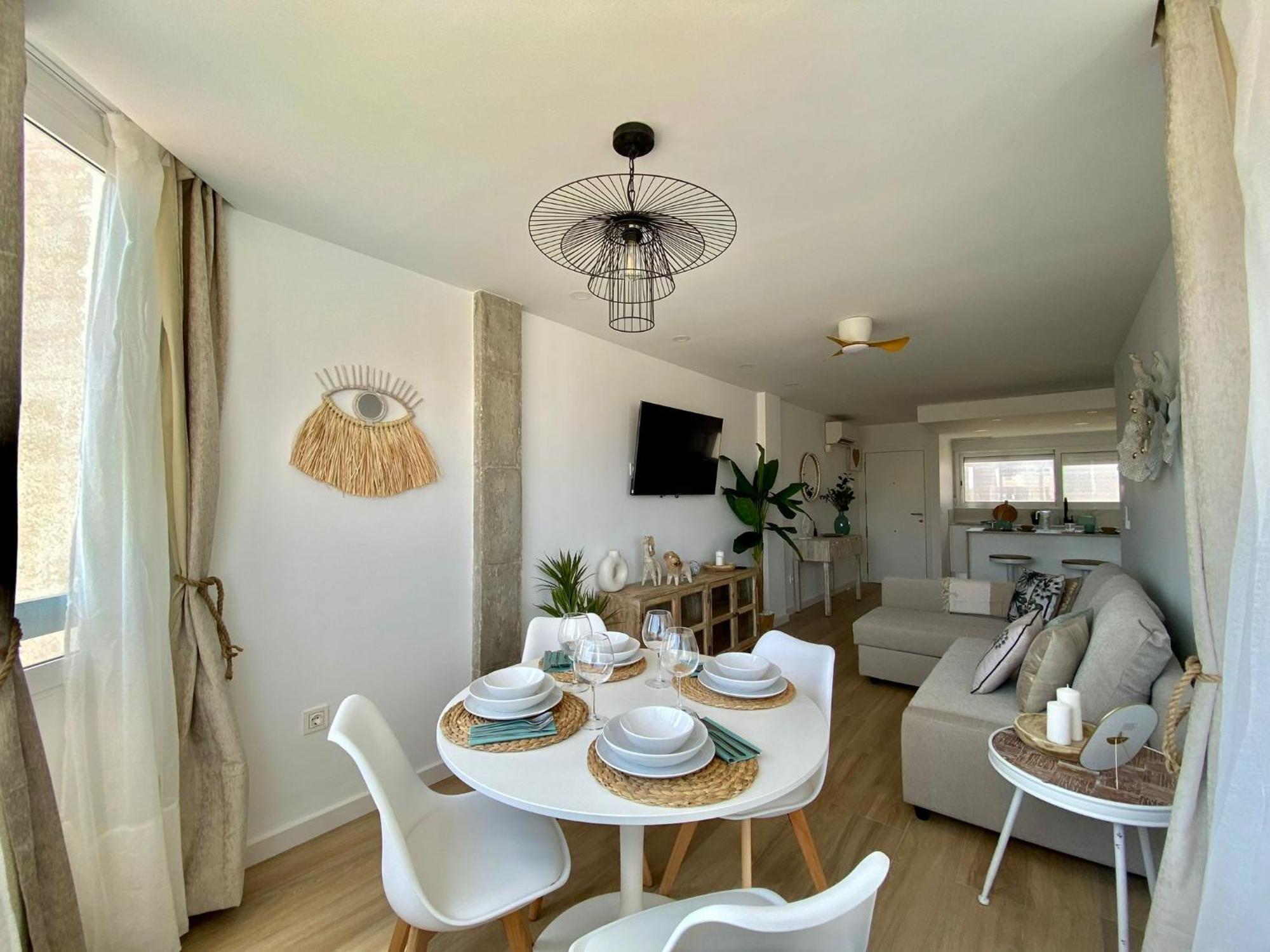 Apartment Playa De San Juan Piscina Garaje Wifi A/a