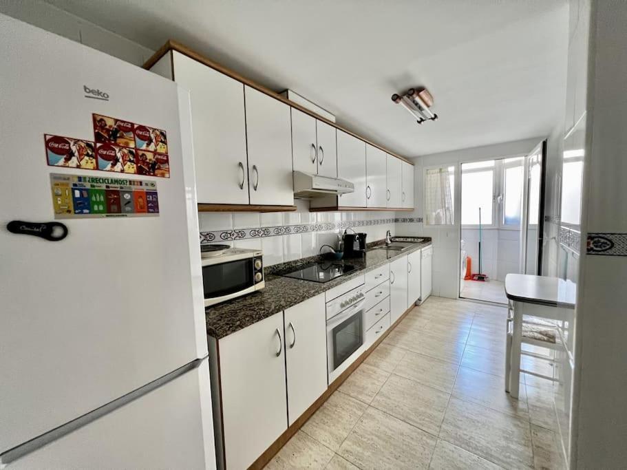 Apartment Spacious Near Plaza America