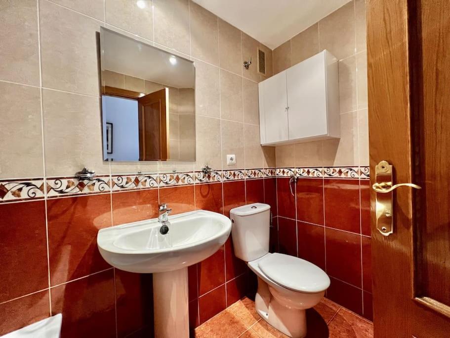 Spacious Near Plaza America Alicante