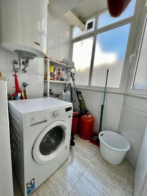 Spacious Near Plaza America Apartment *