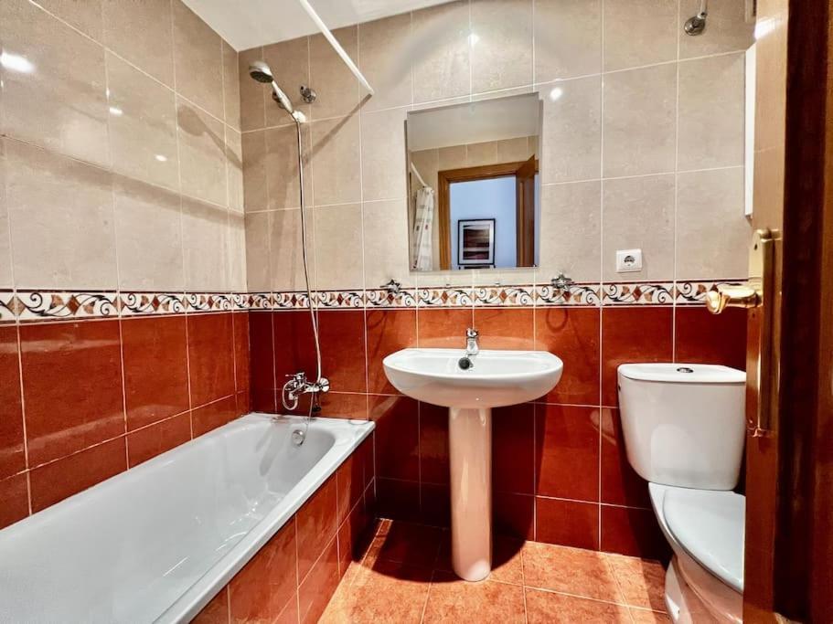 Spacious Near Plaza America Apartment *