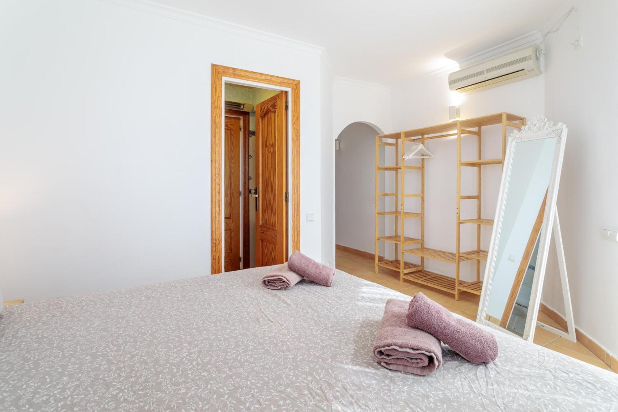 Eliane With Amazing Sea Views And Large Private Swimming Pool!