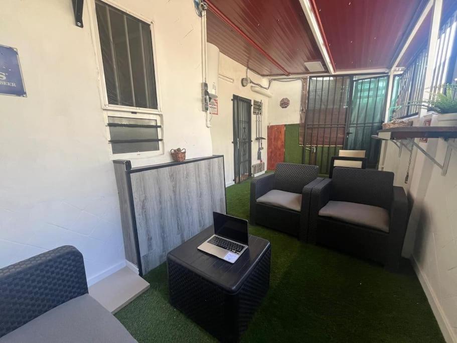 Lovelyloft Gran Via Apartment