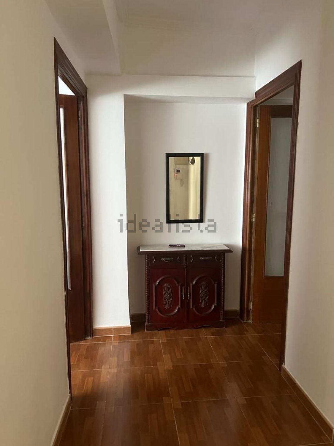 Privatunterkunft комната в квартире центре с прживанием в семье Alicante