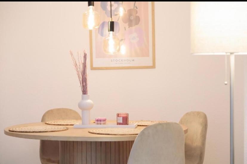 Centrum - Train Station Apartment *