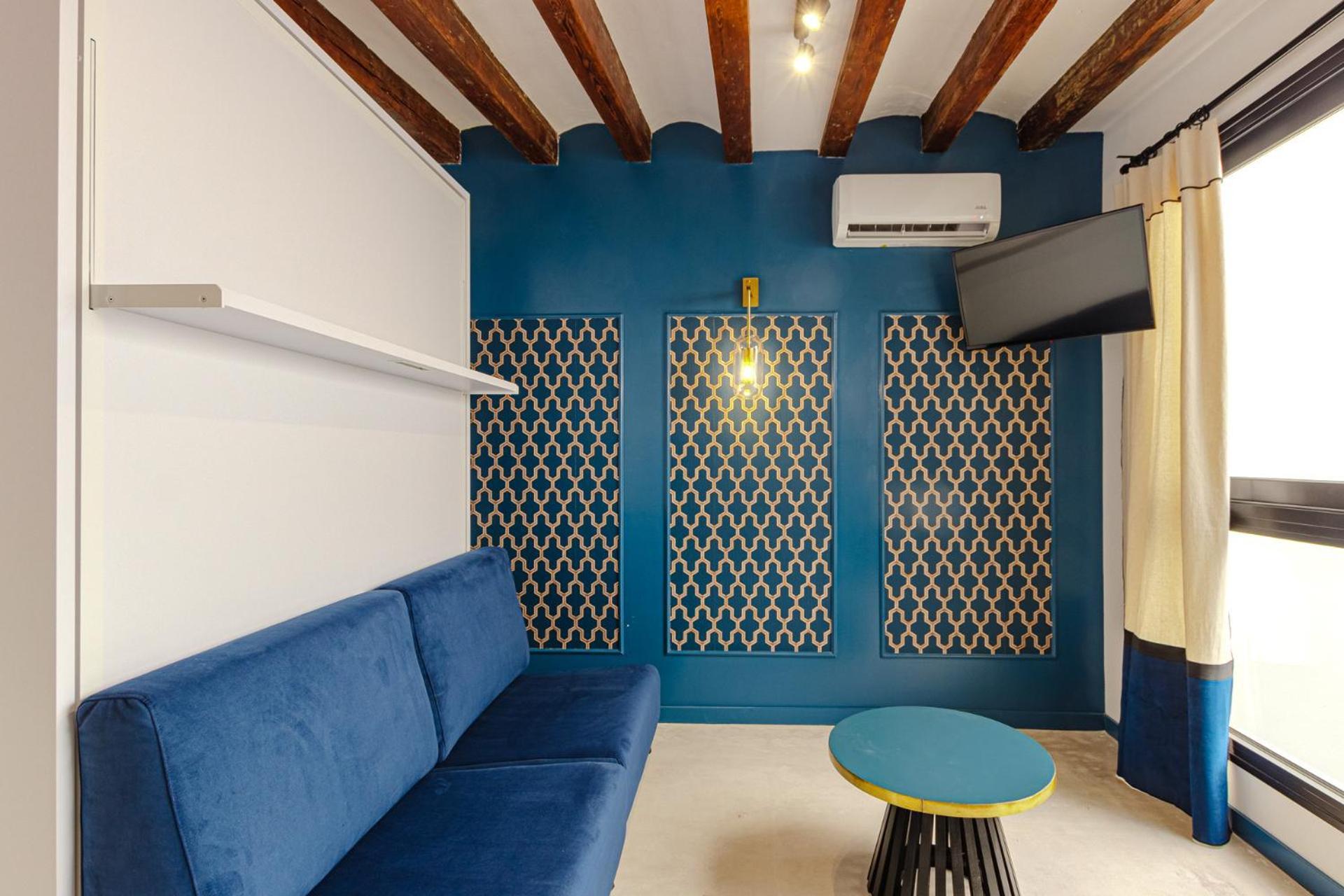 Luxurious In Historic Center Of Apartment *