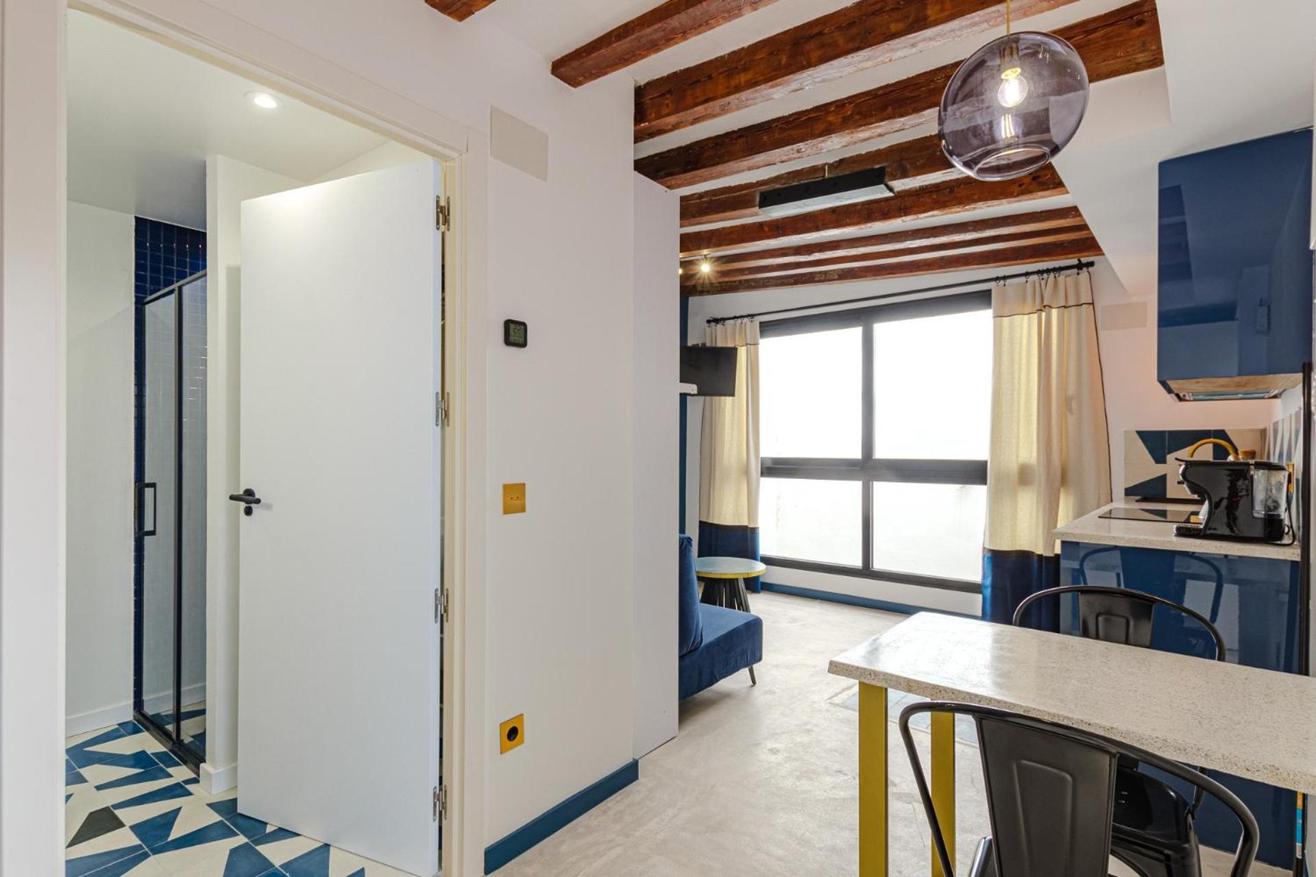 Luxurious In Historic Center Of Apartment Alicante