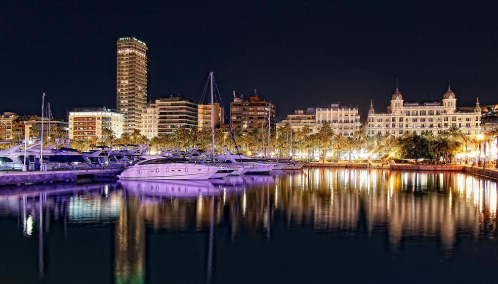 Huoneisto Luminoso Reformado Con Gran Terraza A 2 Mins A Pie De La Playa De San Juan Alicante