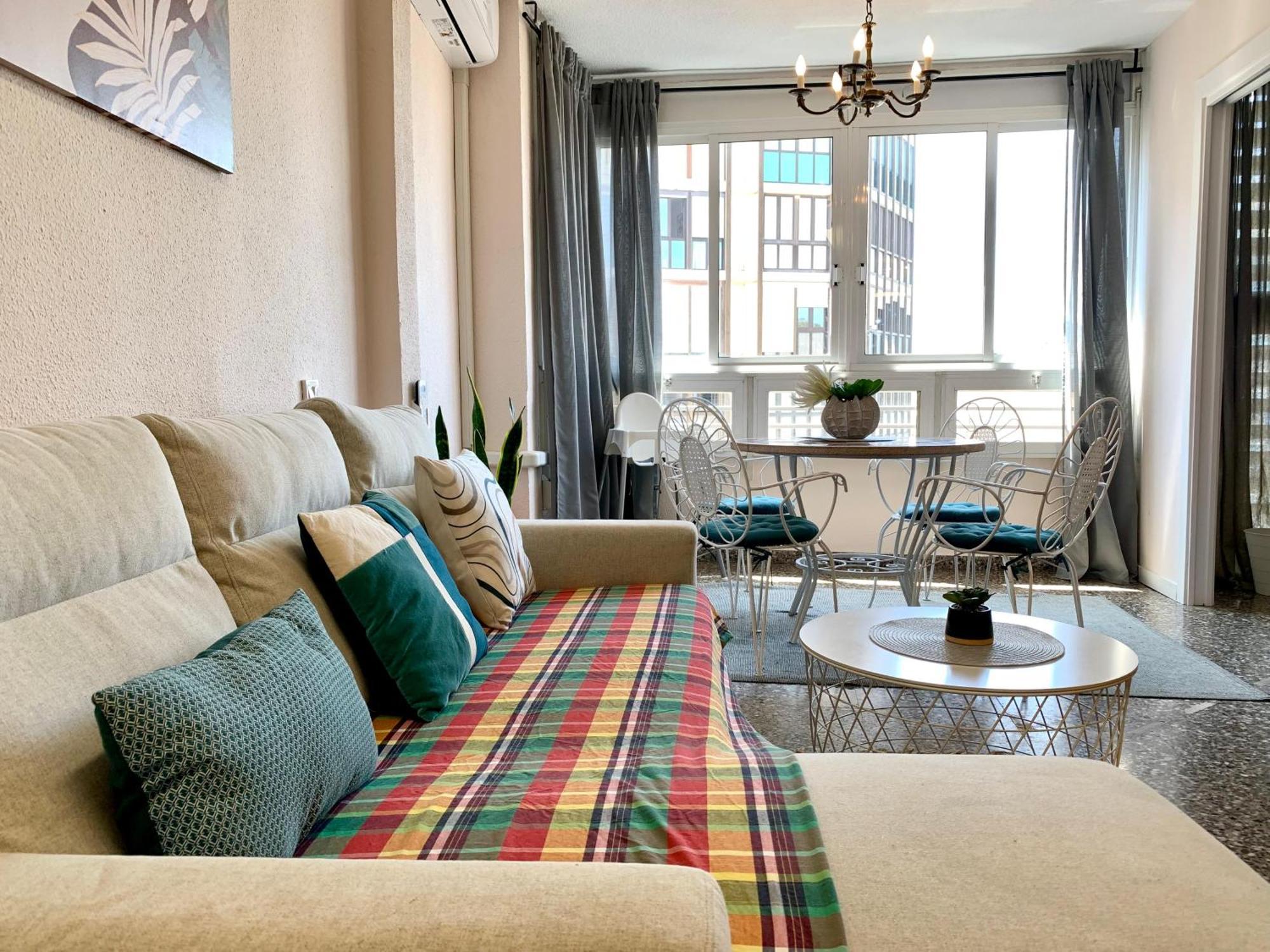 Appartement Centrally-located, Spacious Flat At Historic Centre & Short Walk To Alicante