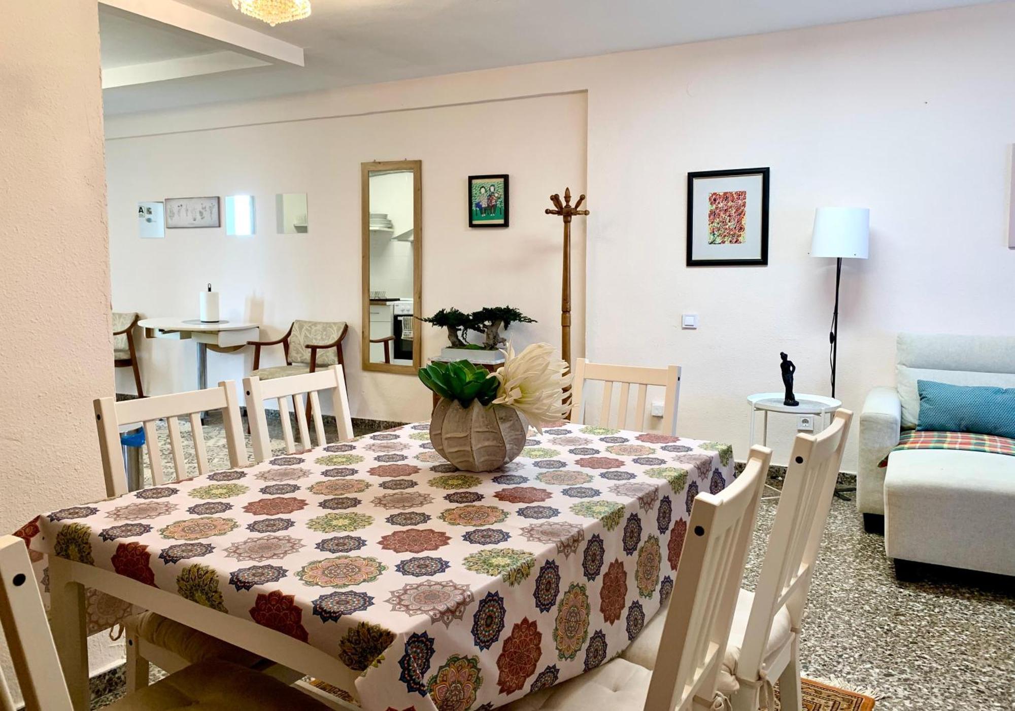 Appartement Centrally-located, Spacious Flat At Historic Centre & Short Walk To