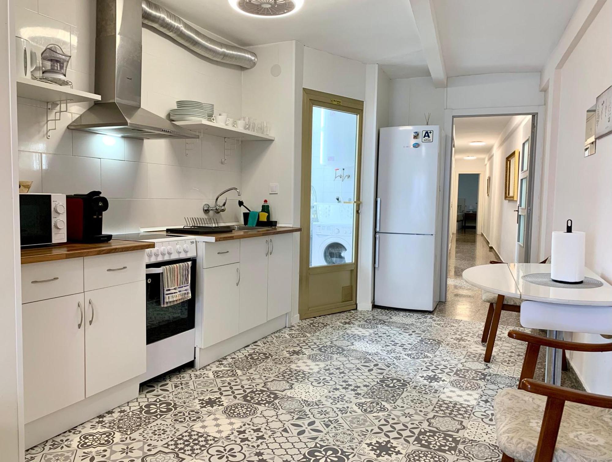 Centrally-located, Spacious Flat At Historic Centre & Short Walk To Alicante