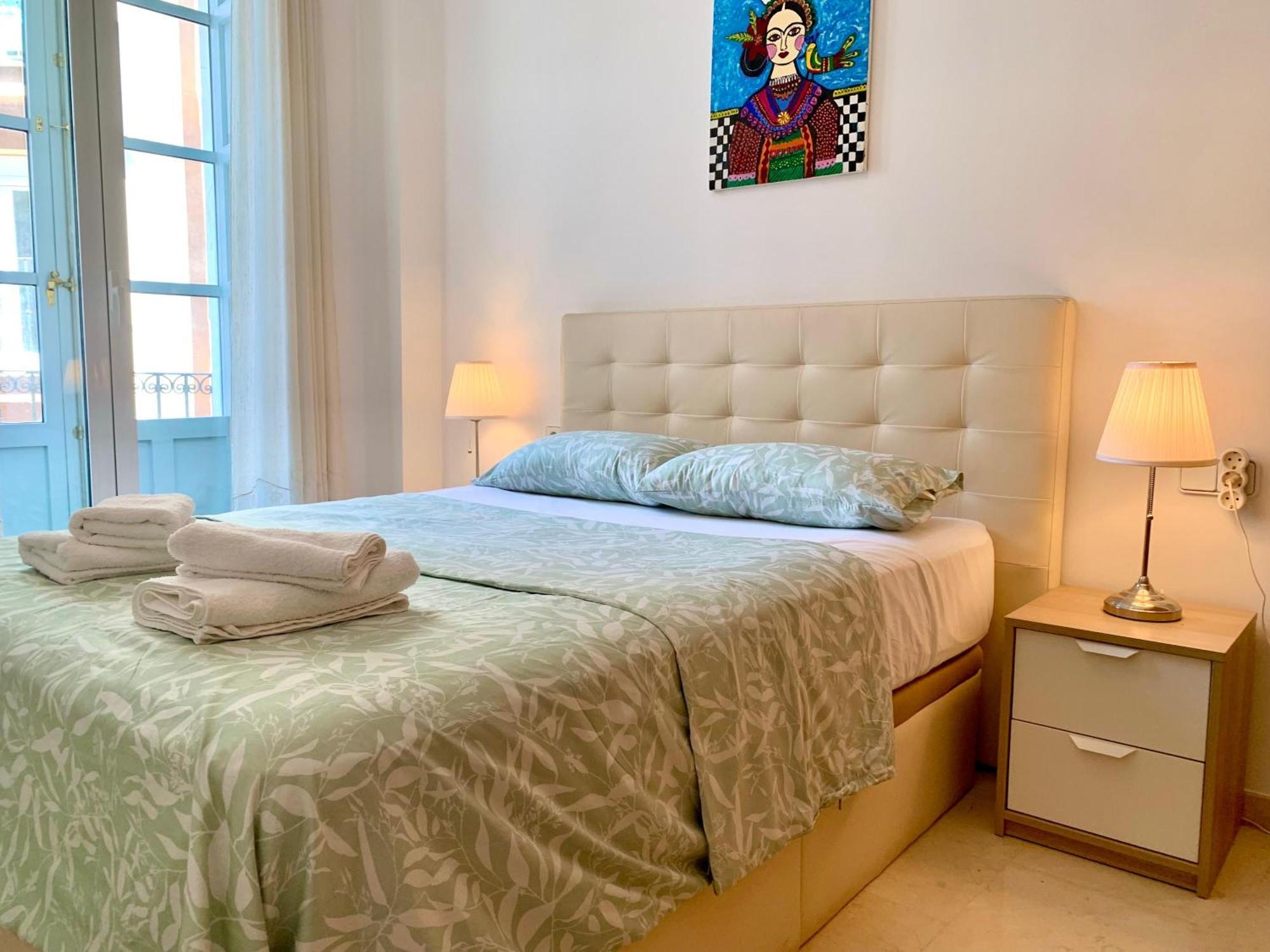 Charming Flat At Historic Centre & Short Walk To Alicante