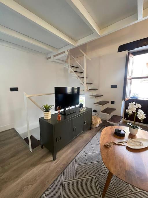 Stylish City-center 2 Bdrms Apartment Alicante