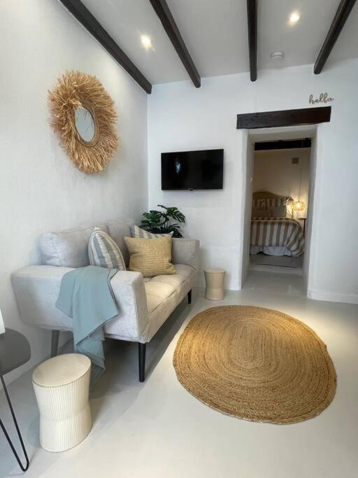 Cozy 1-bdrm In Center