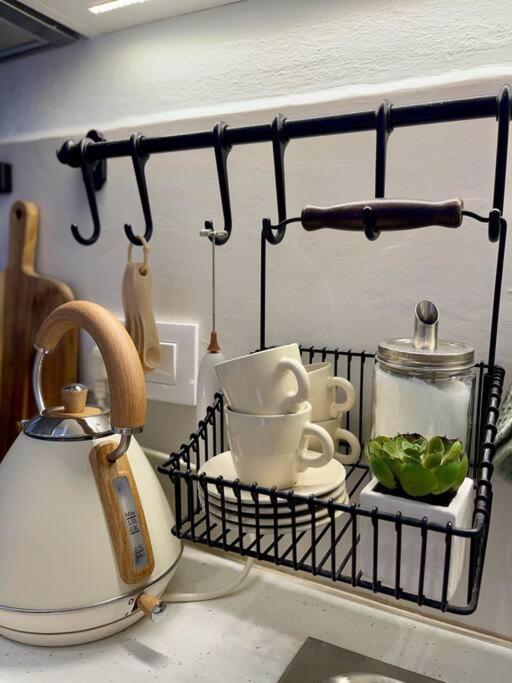 Cozy 1-bdrm In Center Apartment *