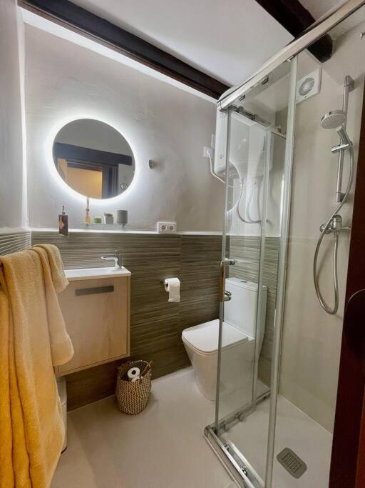 Cozy 1-bdrm In Center Apartment *
