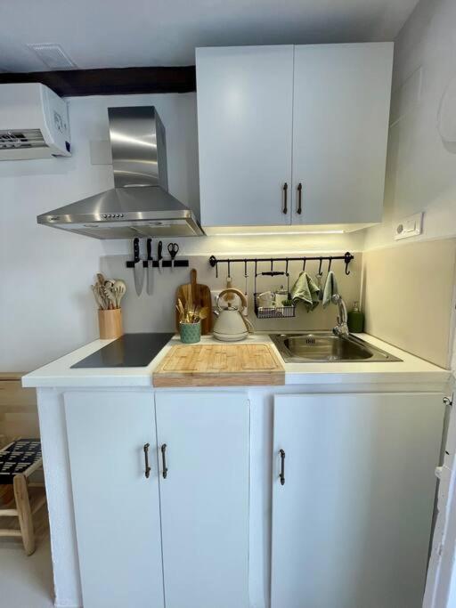 Cozy 1-bdrm In Center *